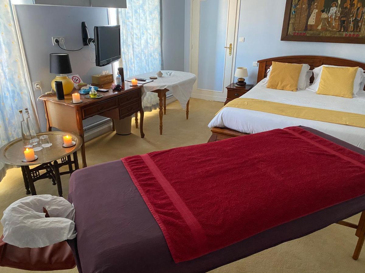 Logis Hotels Domaine Du Chatelard Dirac Екстериор снимка