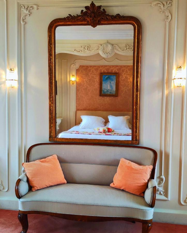 Logis Hotels Domaine Du Chatelard Dirac Екстериор снимка