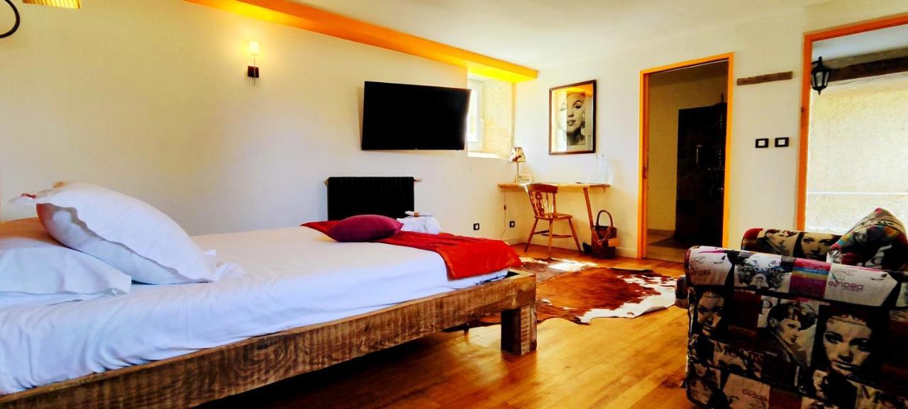 Logis Hotels Domaine Du Chatelard Dirac Екстериор снимка