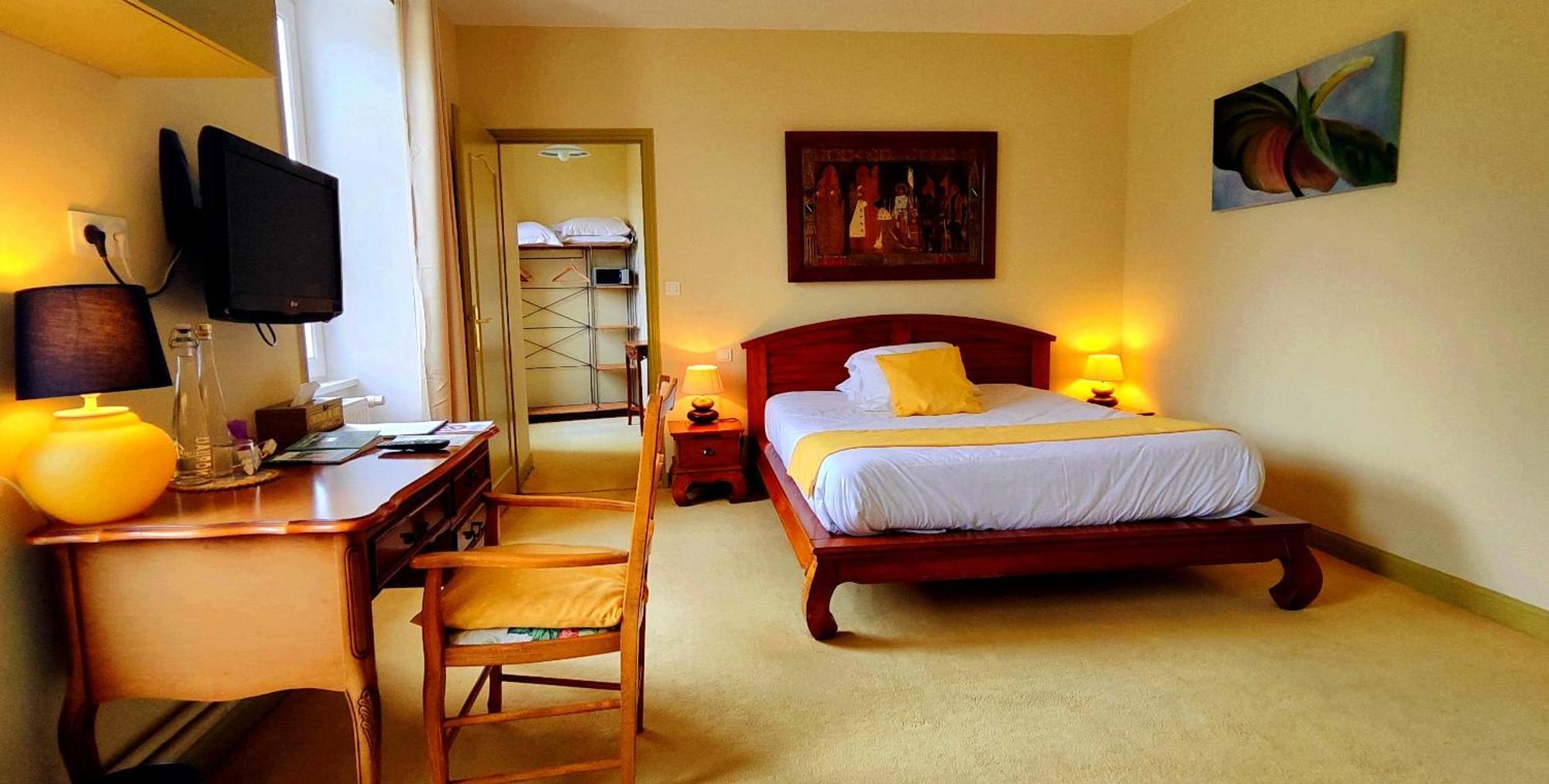 Logis Hotels Domaine Du Chatelard Dirac Екстериор снимка