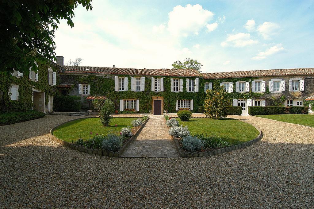 Logis Hotels Domaine Du Chatelard Dirac Екстериор снимка