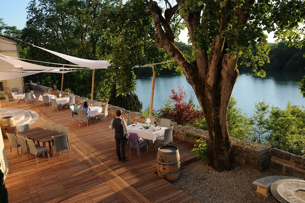 Logis Hotels Domaine Du Chatelard Dirac Екстериор снимка