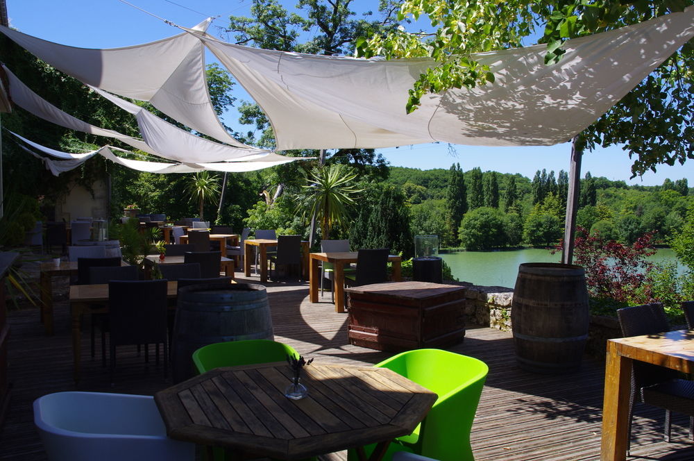 Logis Hotels Domaine Du Chatelard Dirac Екстериор снимка