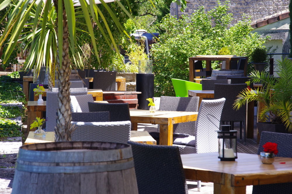 Logis Hotels Domaine Du Chatelard Dirac Екстериор снимка